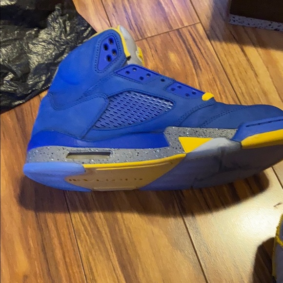 Jordan 5 laney - Picture 14 of 16